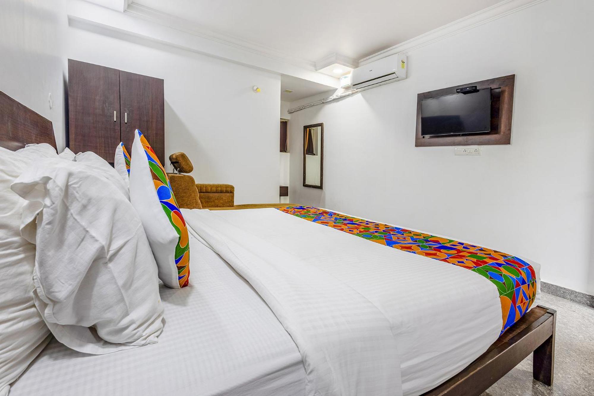 Fabhotel Raj Resort - Nr Calangute Beach Exteriör bild
